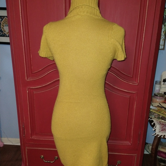 Women's mustard yellow tunic sweater dress. - Picture 5 of 6